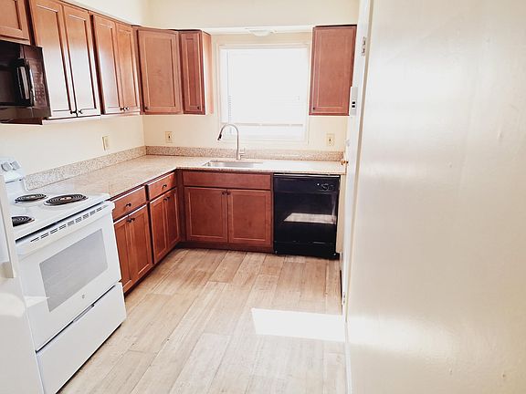 3rd image of 221 Medway St APT 1A
