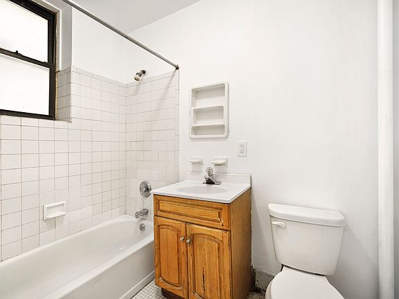 5th image of 353 W 47th St #1RW