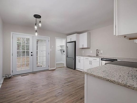 4th image of 6026 Olinda St