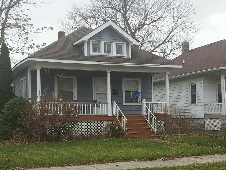2nd image of 463 E 161st Pl