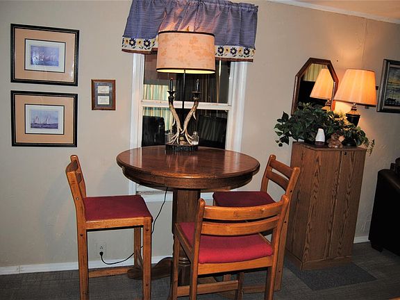 4th image of 706 Five Lakes Dr