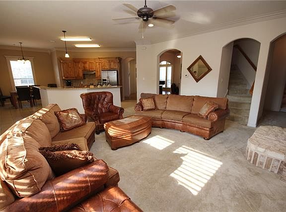 5th image of 8401 Park Brook Ct