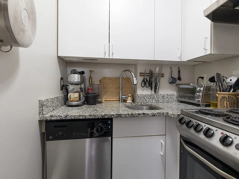74 Mount Vernon St #1F — Photo 5