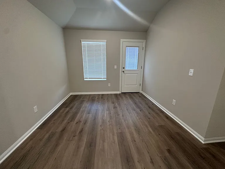 9013 Washita Creek Dr — Photo 4