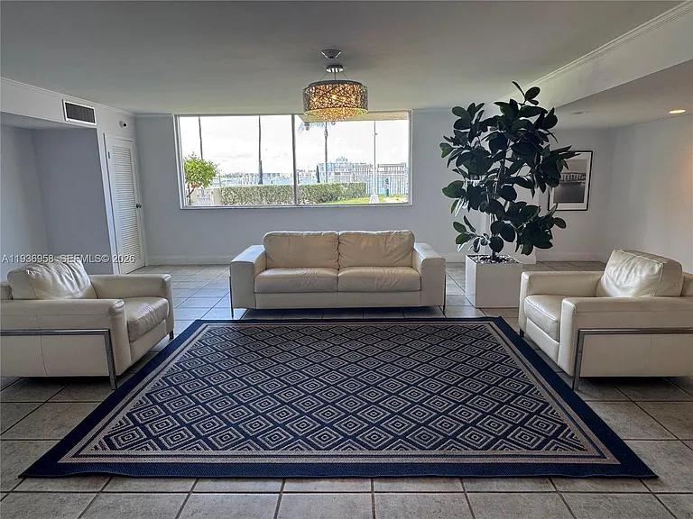 2821 N Miami Beach Blvd #5P — Photo 24