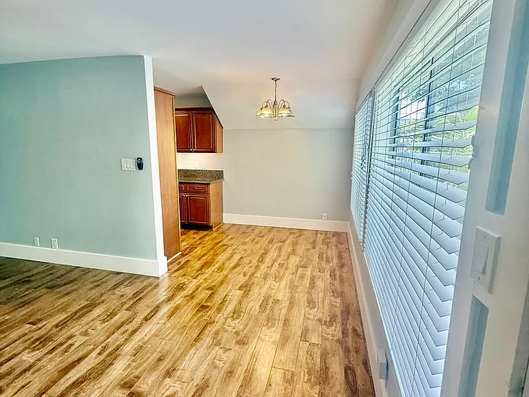 1516 E. 2nd Street — Photo 2