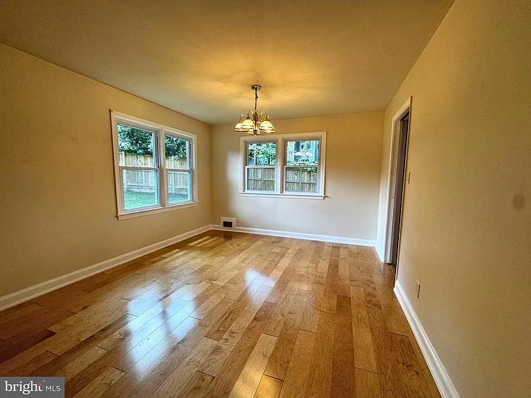 3300 N Harrison St — Photo 7