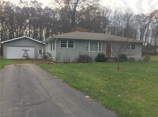3760 Sample Rd, Hermitage, PA 16148