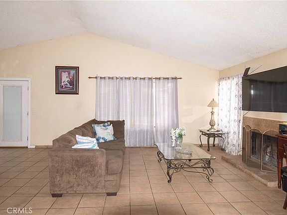 2nd image of 8416 Reseda Ave