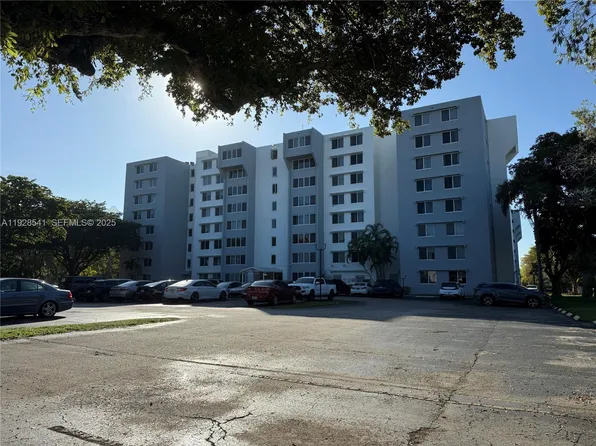 9001 SW 77th Ave APT C709, Miami, FL 33156
