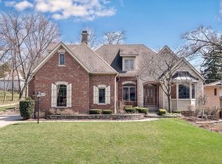 4605 Pershing Ave, Downers Grove, IL 60515