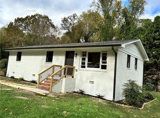 314 Spring St, Toccoa, GA 30577