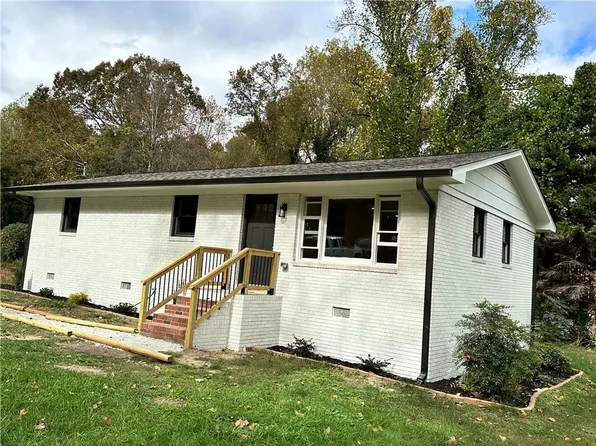 314 Spring St, Toccoa, GA 30577