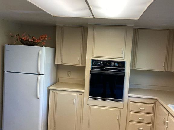 5th image of 6468 Washington Street #115