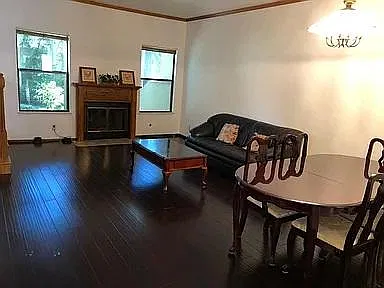927 La Mesa Ter — Photo 3