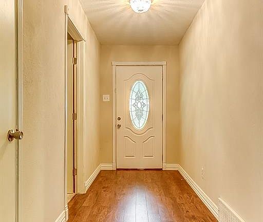 5th image of 1721 Trowbridge St