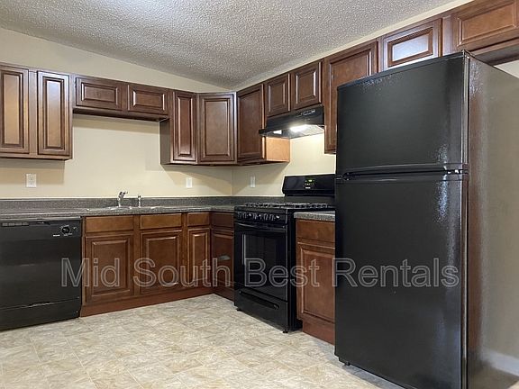 3rd image of 7 S Meadowcliff Dr