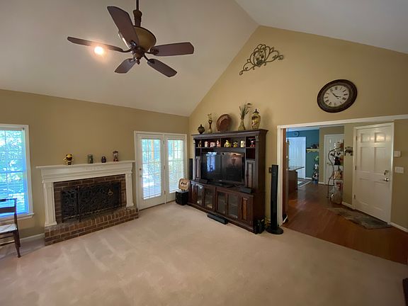 3rd image of 339 Oberlochen Way