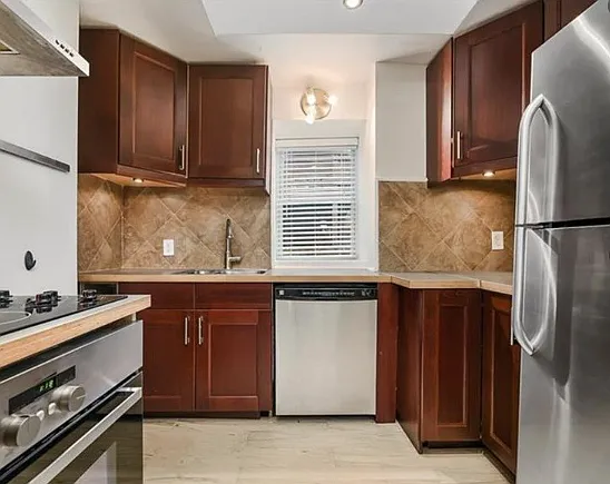 140 Home St — Photo 9