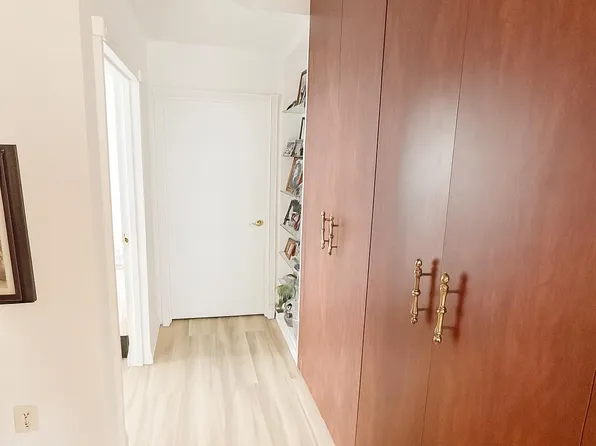 60 Oceana Drive West image 11 of 21