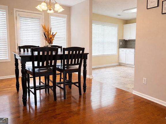 5th image of 132 Sydney Smt