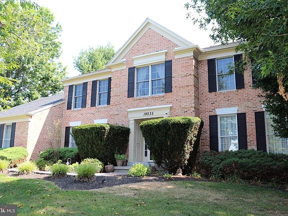 3rd image of 19235 Jamestown Dr