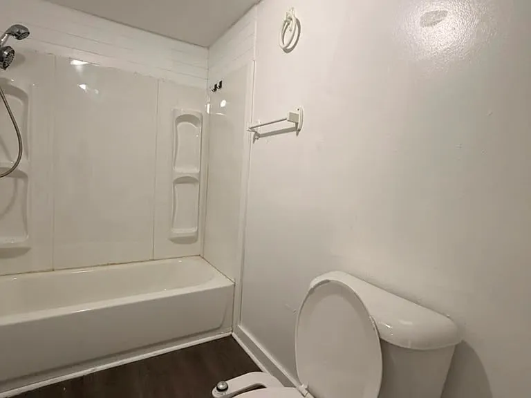 3206 S Temple Ave — Photo 2