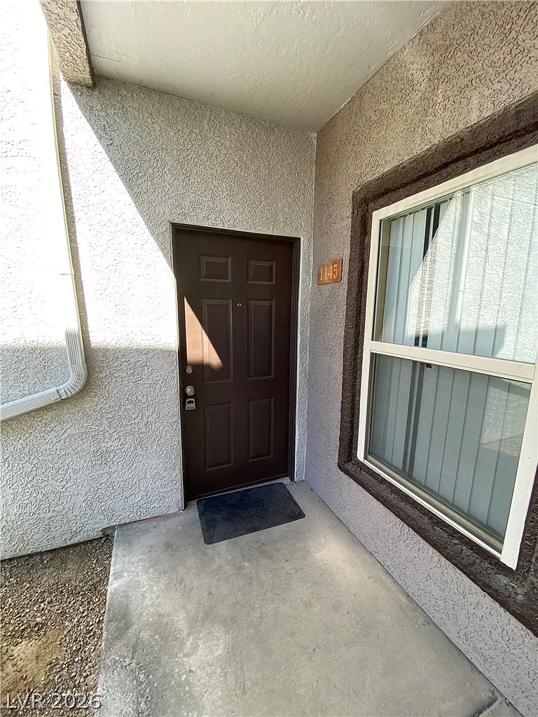 2 bed, 2.0 bath, 937 sqft, $1,500 — Photo 2