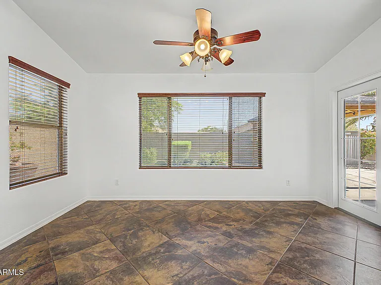 25537 W Forest Grove Ave — Photo 10