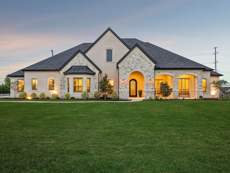 1st image of 220 Catullus Dr
