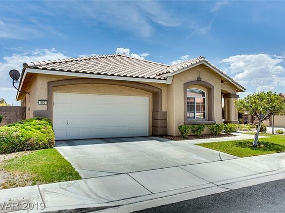 Exterior Front - beautiful curb appeal - corner lot!