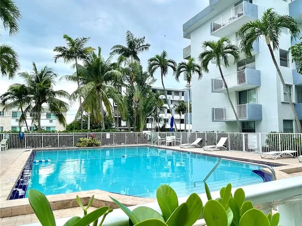 1801 S Treasure Dr APT 426, North Bay Village, FL 33141