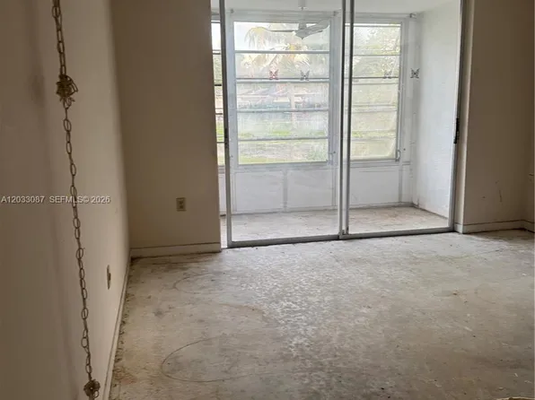 8325 Sunrise Lakes Blvd APT 112, Sunrise, FL 33322