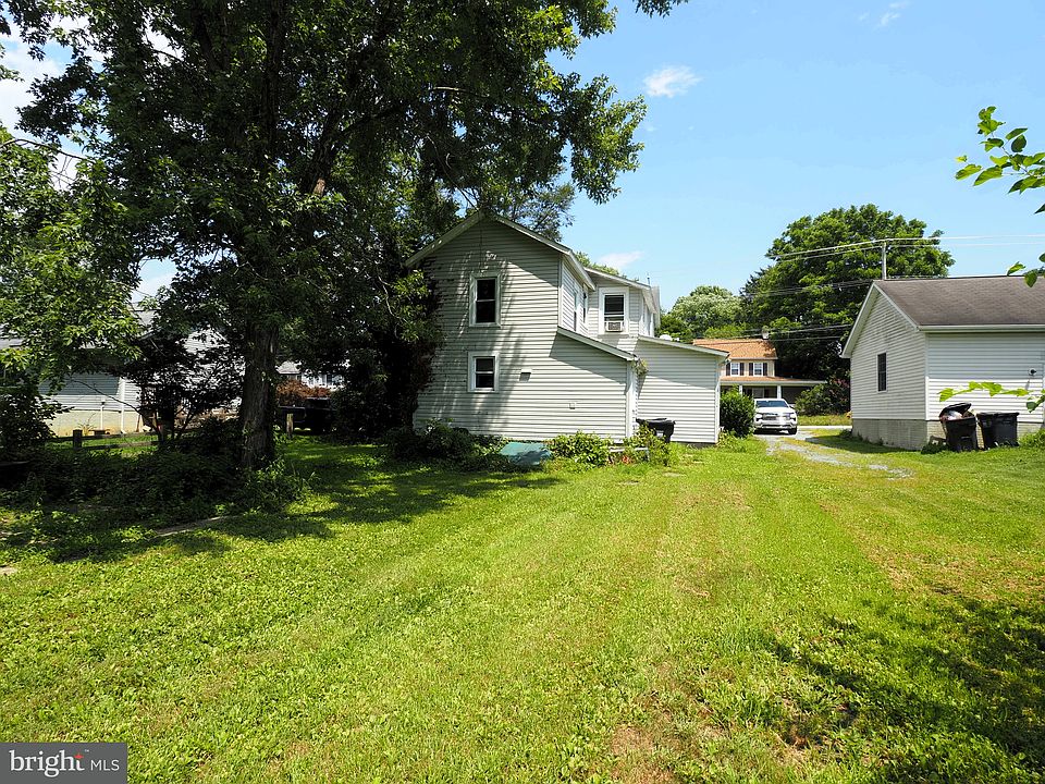 2nd image of 215 Cherry Hill Rd