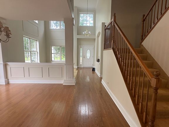 4th image of 572 E Delgado Dr