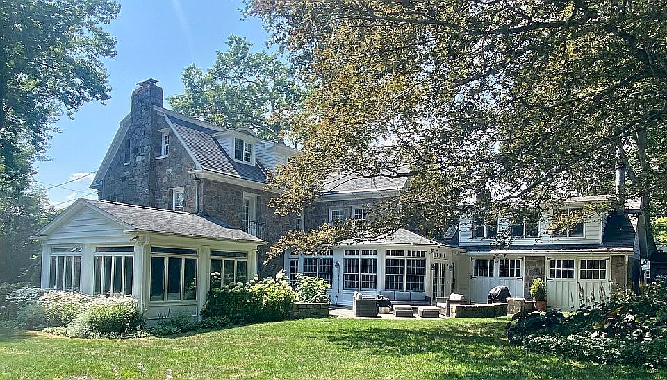 2nd image of 19 Hillcrest Ave