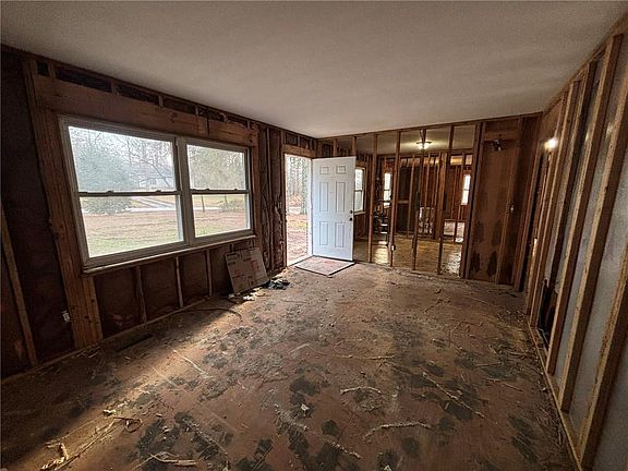 3rd image of 676 Hog Liver Rd