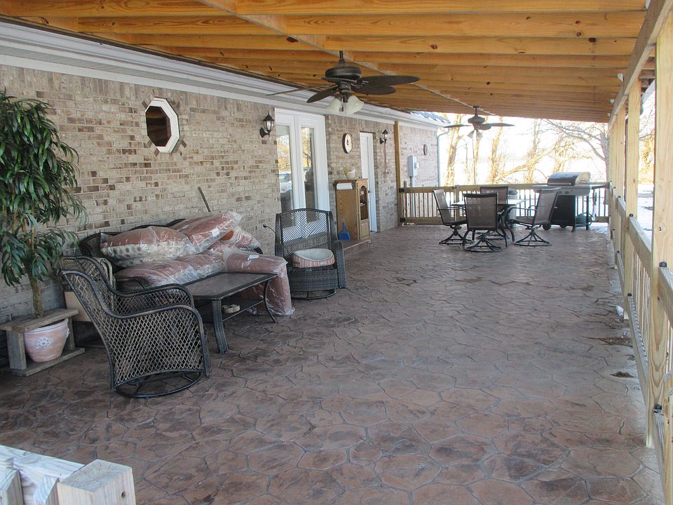 2nd image of 3206 N York Rd
