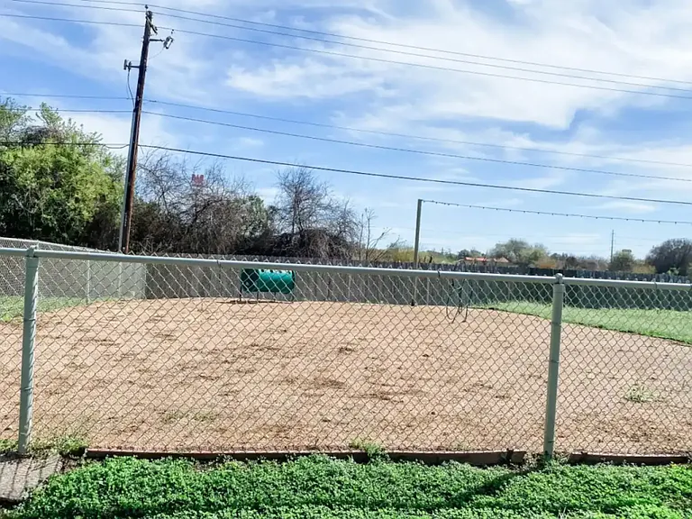 Lost Creek Ranch Apts — Photo 8
