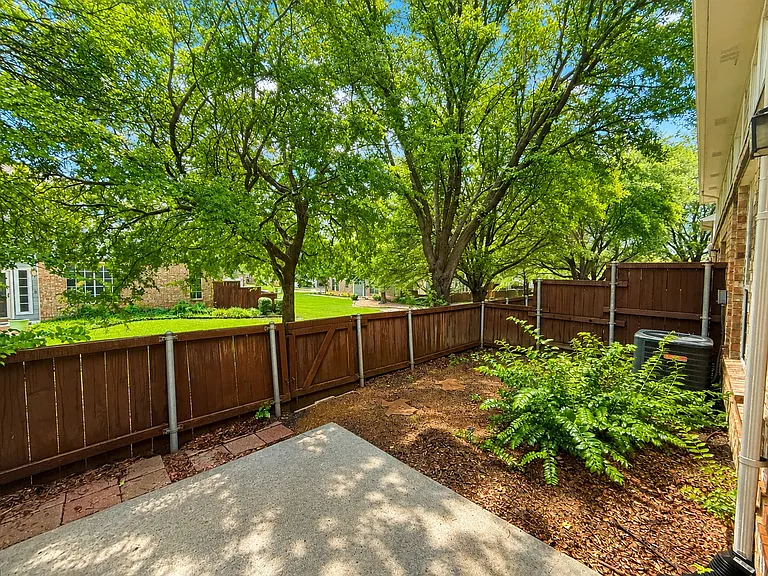 9929 Dryden Ln — Photo 20