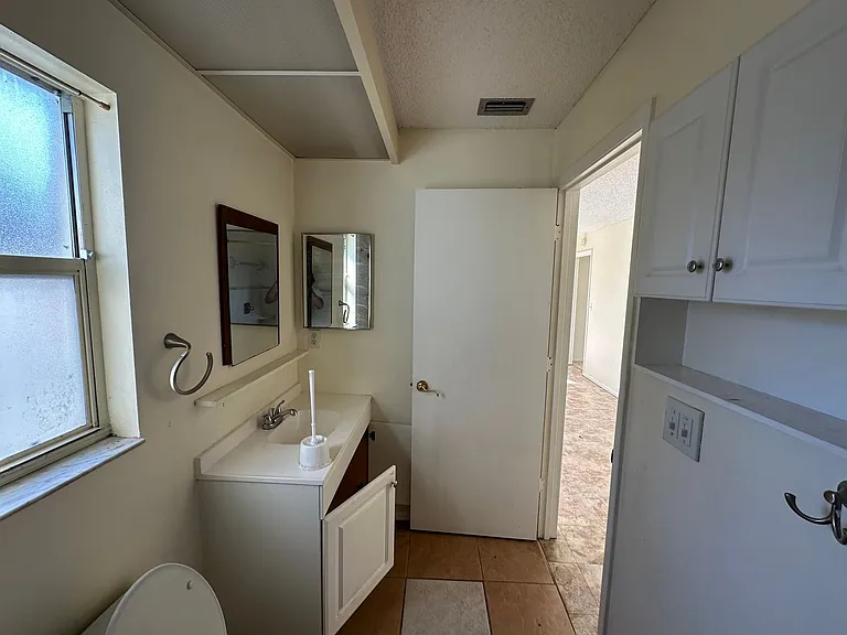 6535 Waterford Cir — Photo 16