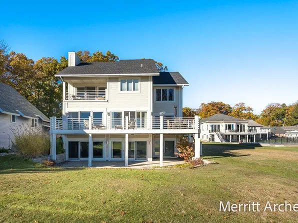 1499 Glenwood Ave, Muskegon, MI 49445