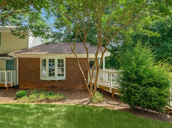 102 Assembly Ct, Cary, NC 27511