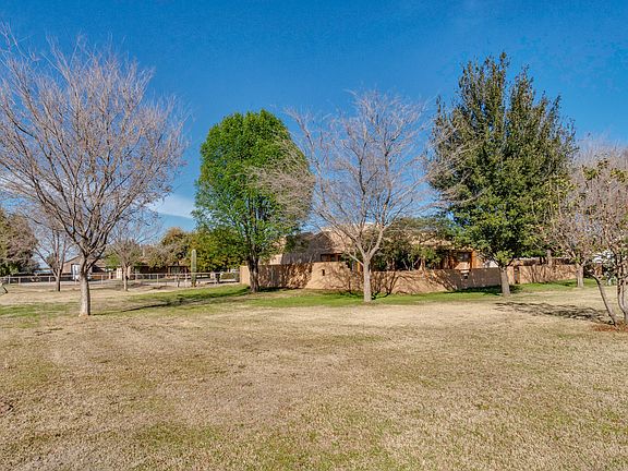 3rd image of 755 W Via De Arboles