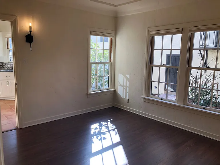 204 1/2 Quincy Ave — Photo 17