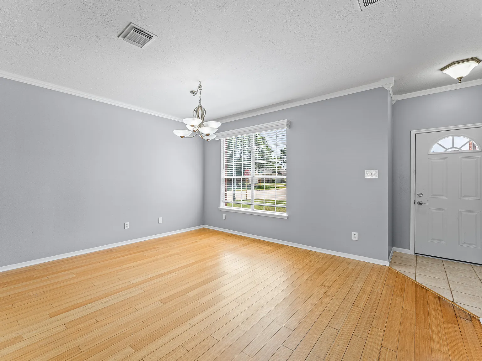 3 bed, 2064 sqft, $2,250 — Photo 4
