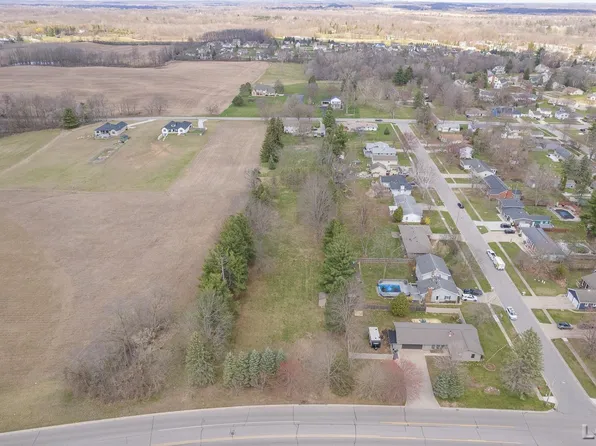 803 Brown St, Tecumseh, MI 49286