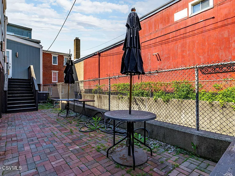494 Mill St — Photo 33