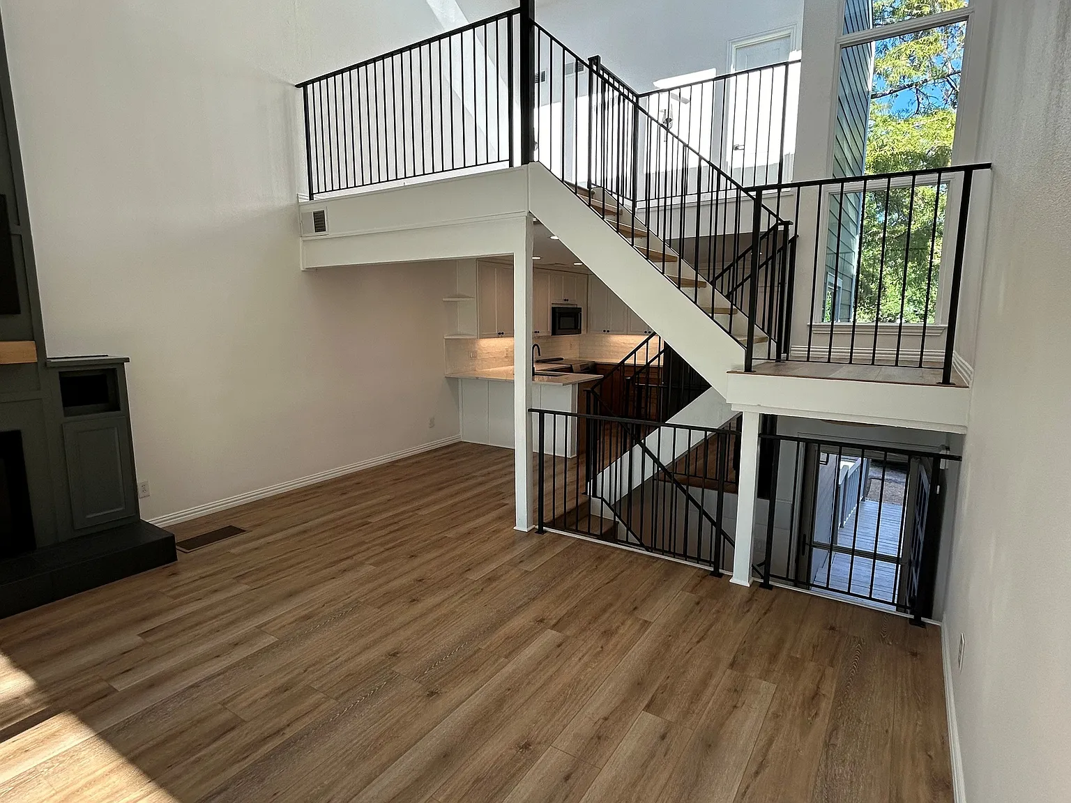 300 Rush Creek Dr — Photo 3