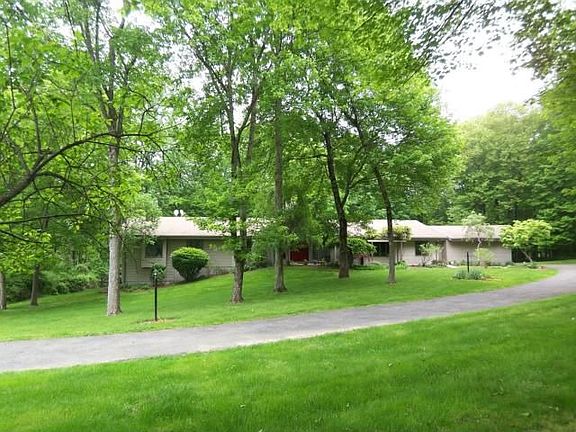 2nd image of 41 Sunderland Ln